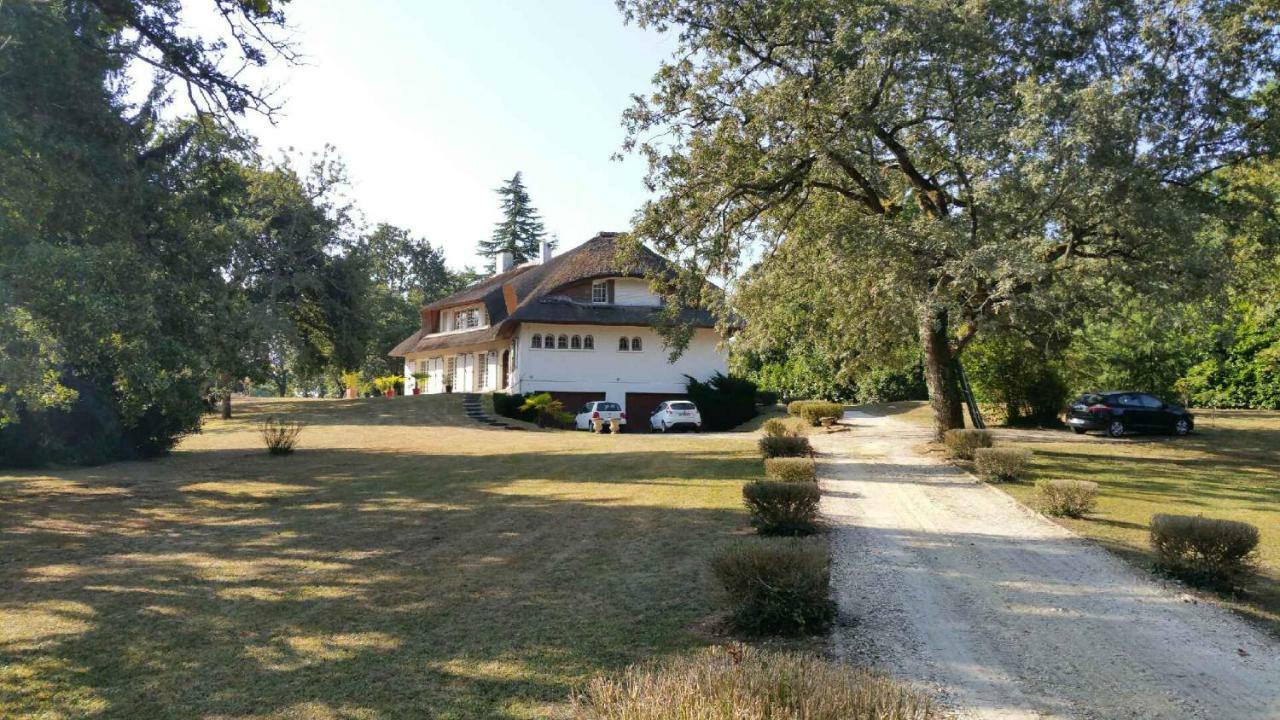 La Belle Chaumiere Acomodação com café da manhã Bretagne-de-Marsan Exterior foto